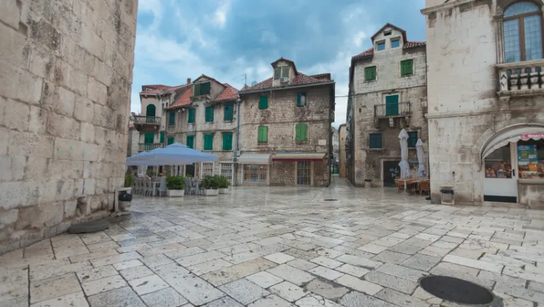 SPLIT OLD TOWN
